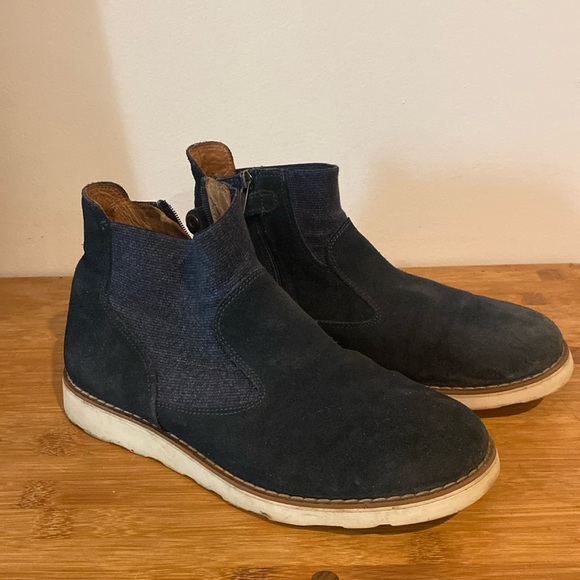 Blue suede Chelsea boot - Picture 1 of 10